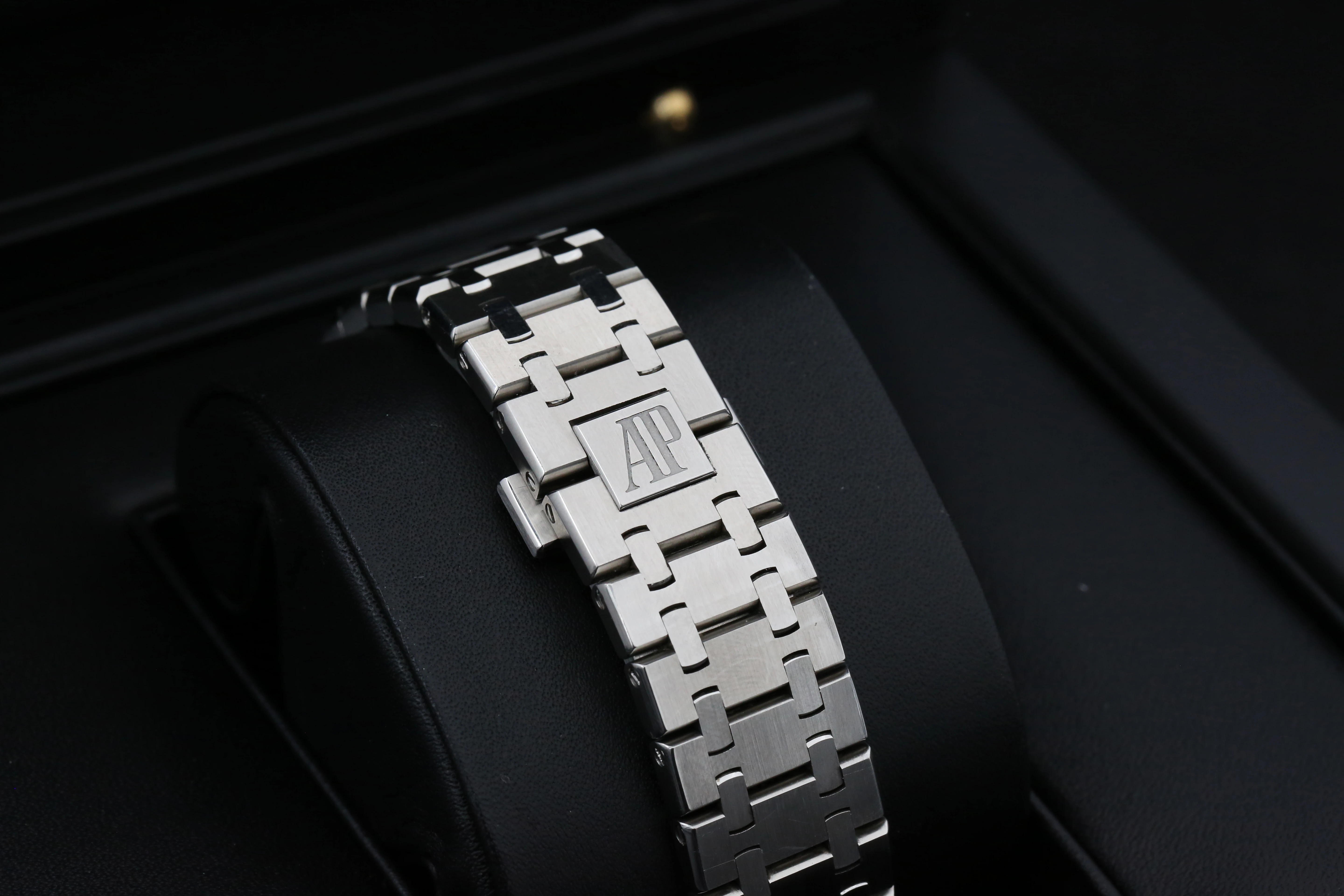 Audemars Piguet Royal Oak 15400ST.OO.1220ST.02 Thumbnail 3